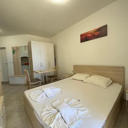 Horizon 7 'а' Apartment *